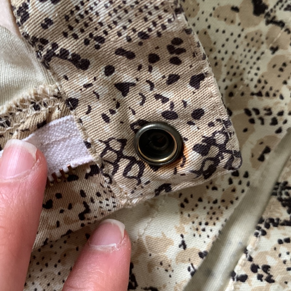 Spell Aloha Python Shorts Xs Preowned - image 7